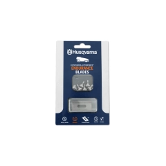 Husqvarna Automower&reg; Endurance kniver har mer enn dobbelt s&aring; lang levetid som standard kniver.